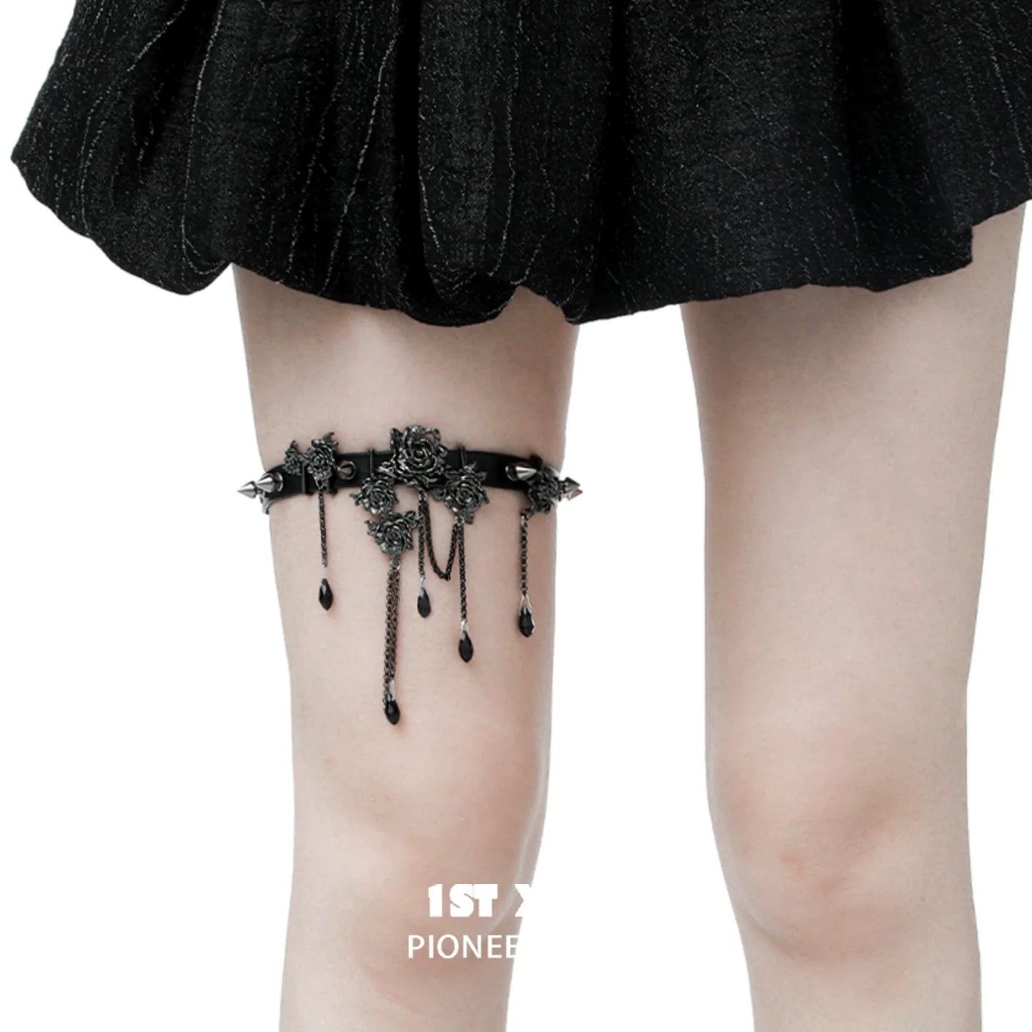 Gothic black rose leg chain with delicate detailing for a chic, edgy accessory look
