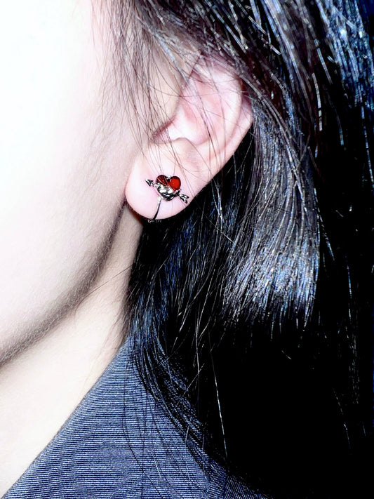 "Hunting Heart" bow&arrow Earring - Bloody Doll Jewelry