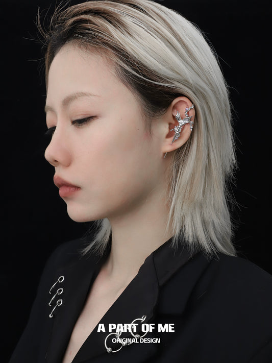 Fishtail Dart Piercing Earring