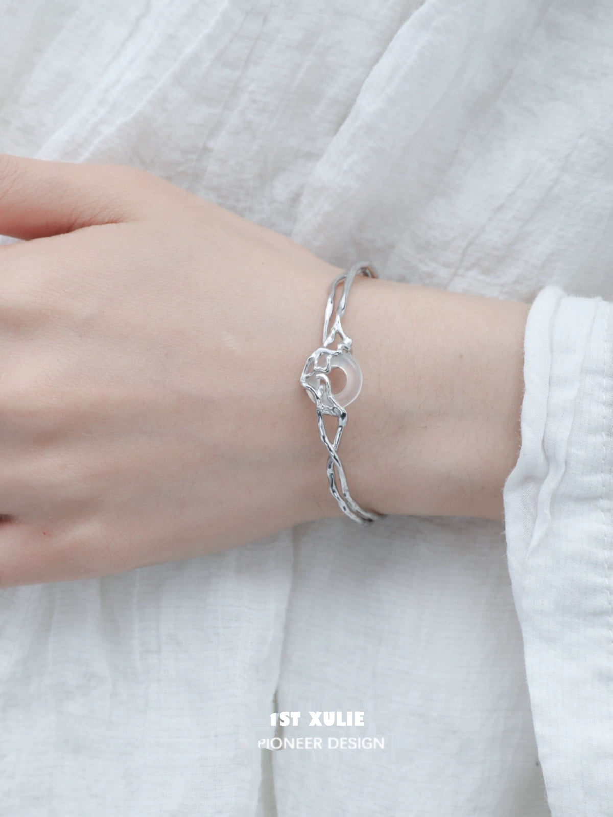 Gentle Time Agate Silver Bracelet