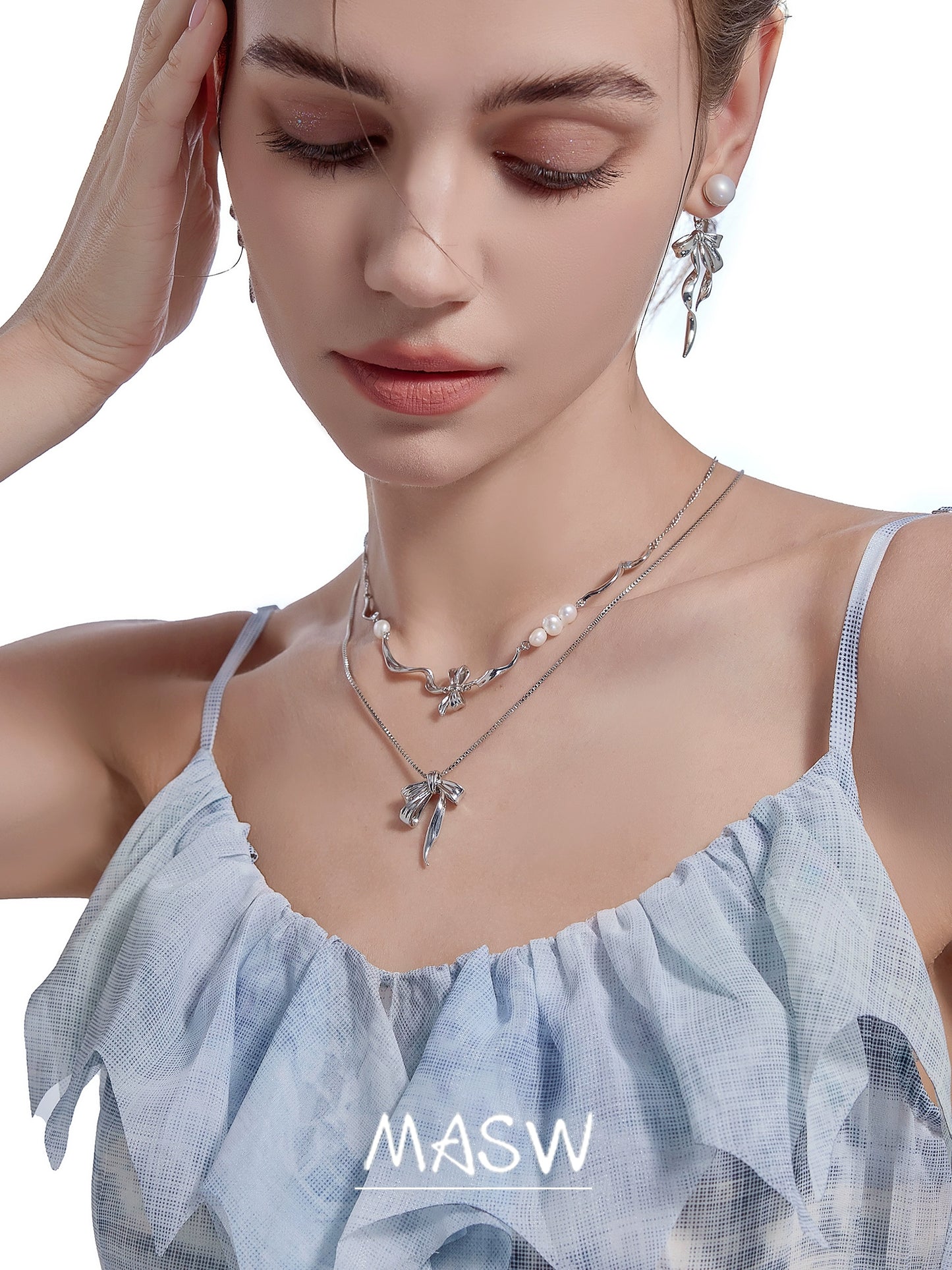 Baroque Pearl Bow Necklace