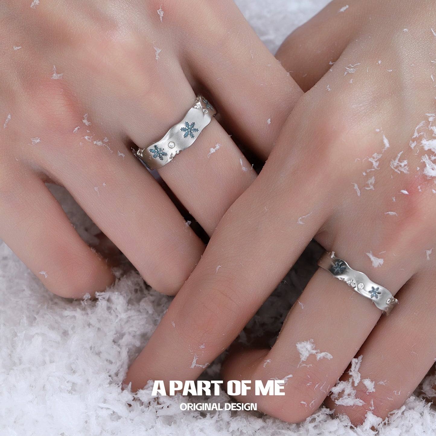 Love in Snow Ring
