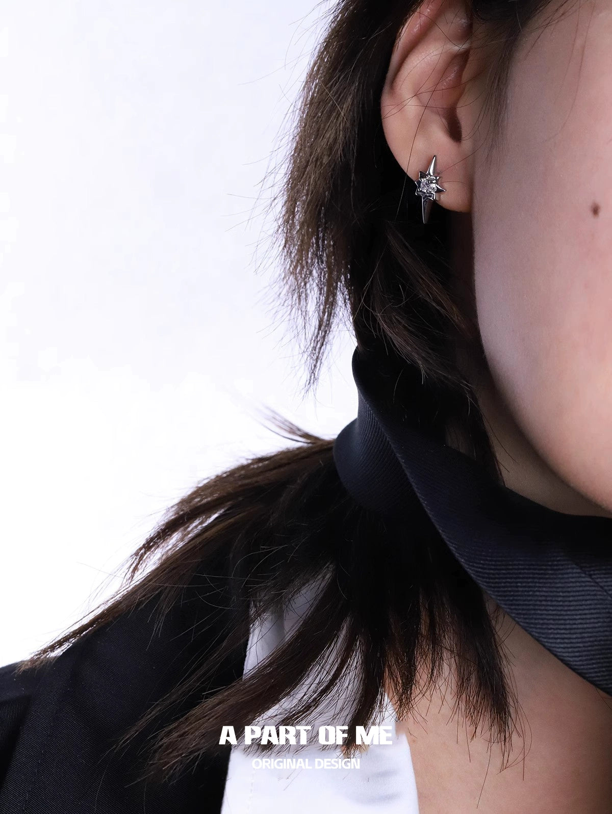 Silent Radiance Star Stud Earrings