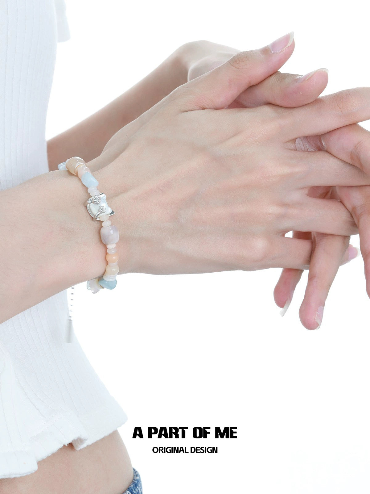 Creamy Cat Beaded Bracelet