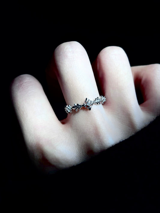 "Snow Ikite Tail" Cold Ring