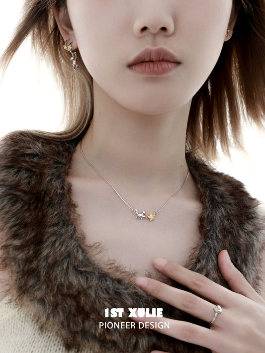 Cat Meets Star Clavicle Necklace