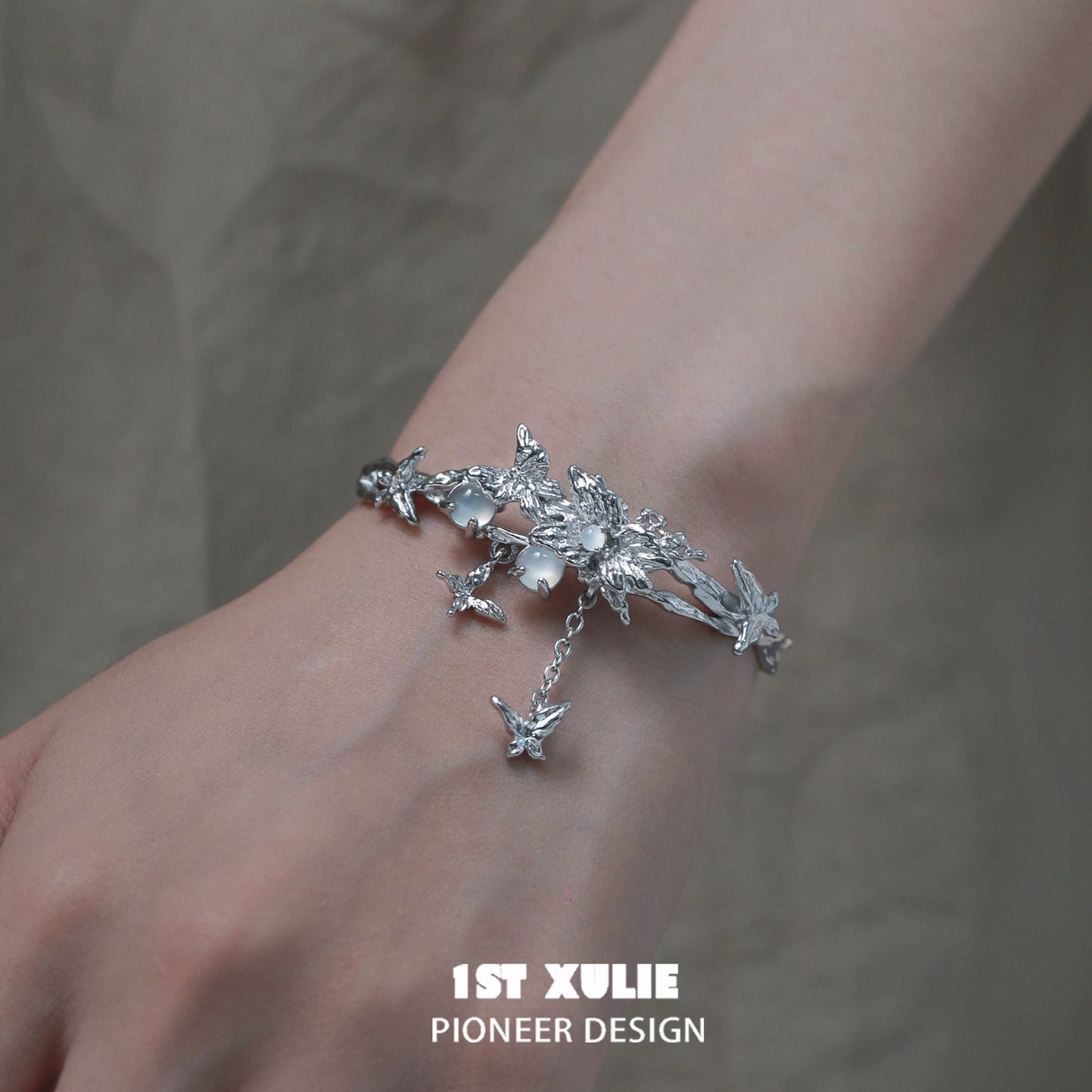 Butterfly Tassel White Agate Bracelet