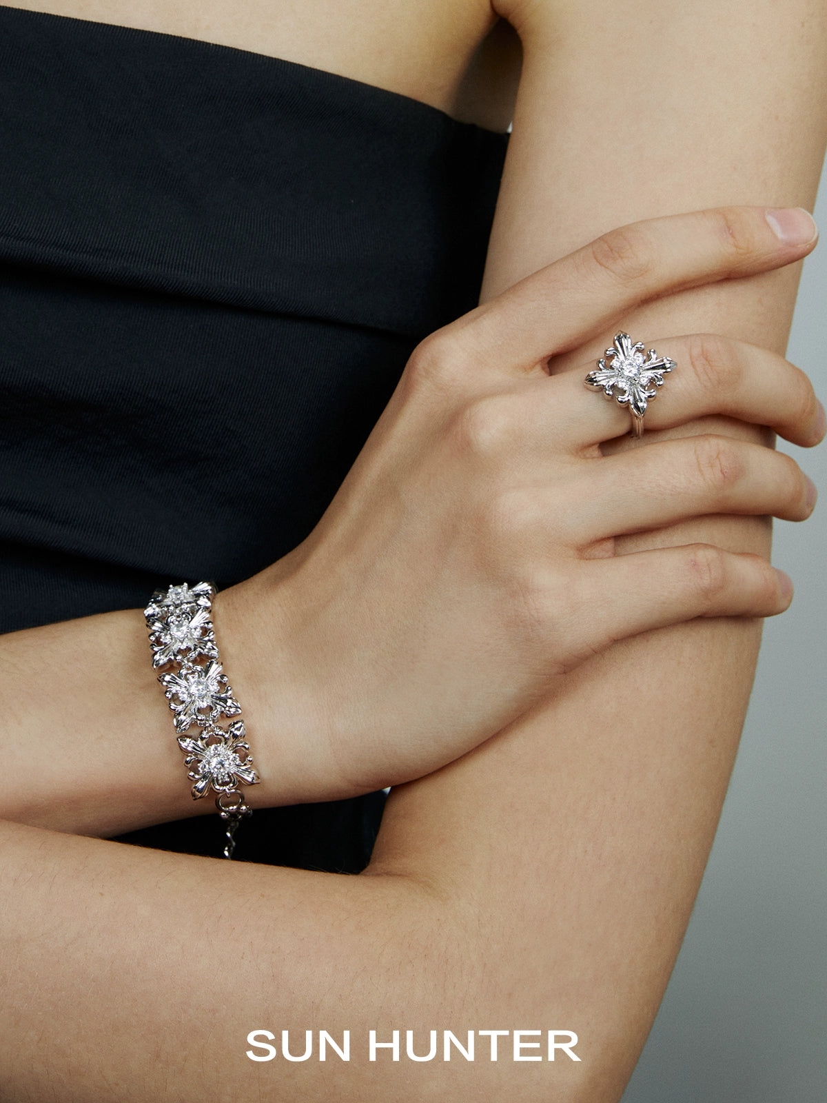 Iris Square Retro Ring
