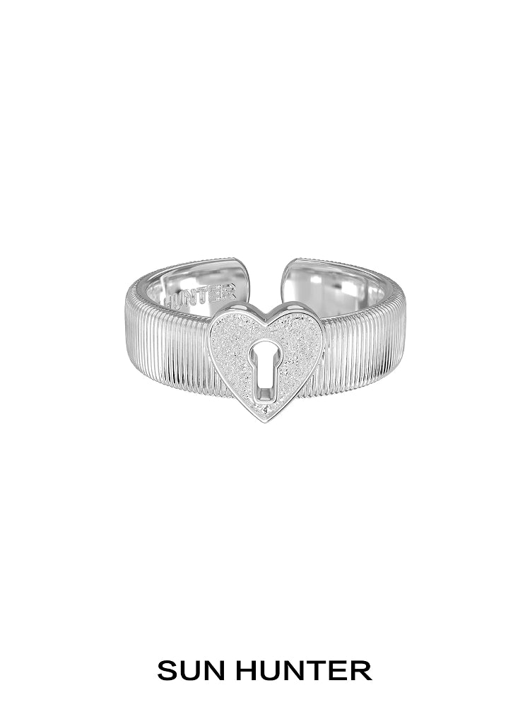 French Retro Lock Ring