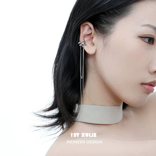 Frozen Tassel Ear Clip