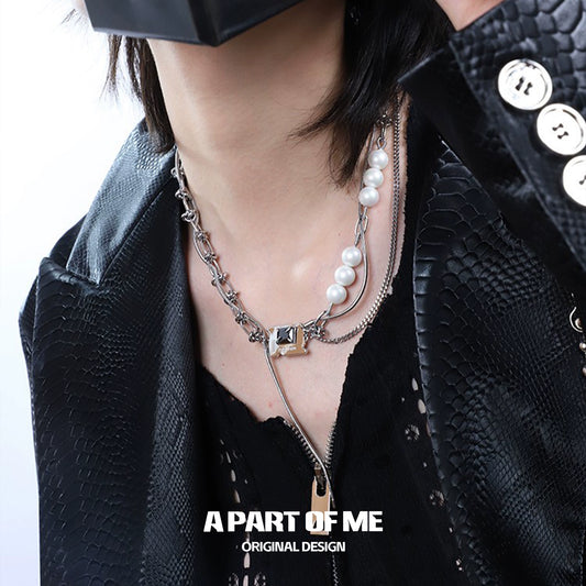 Elegant Thorn Pearl Necklace