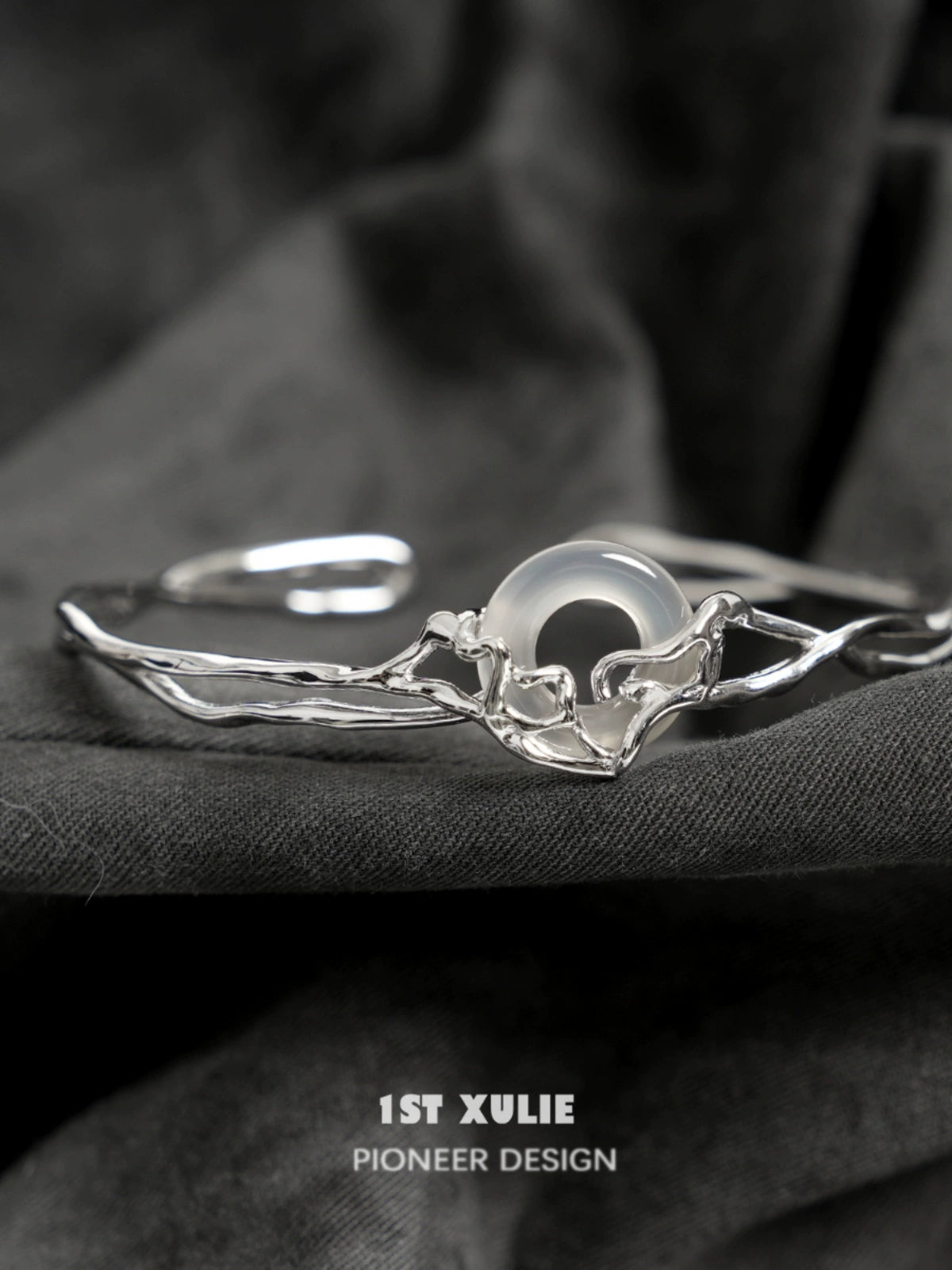 Gentle Time Agate Silver Bracelet