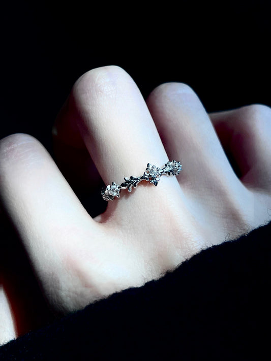 "Snow Ikite Tail" Cold Ring