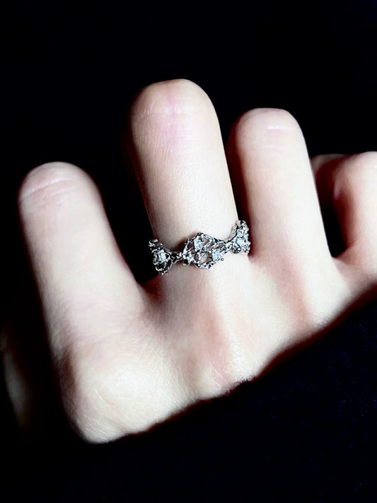 "Disorder Woven" Hollow Ring