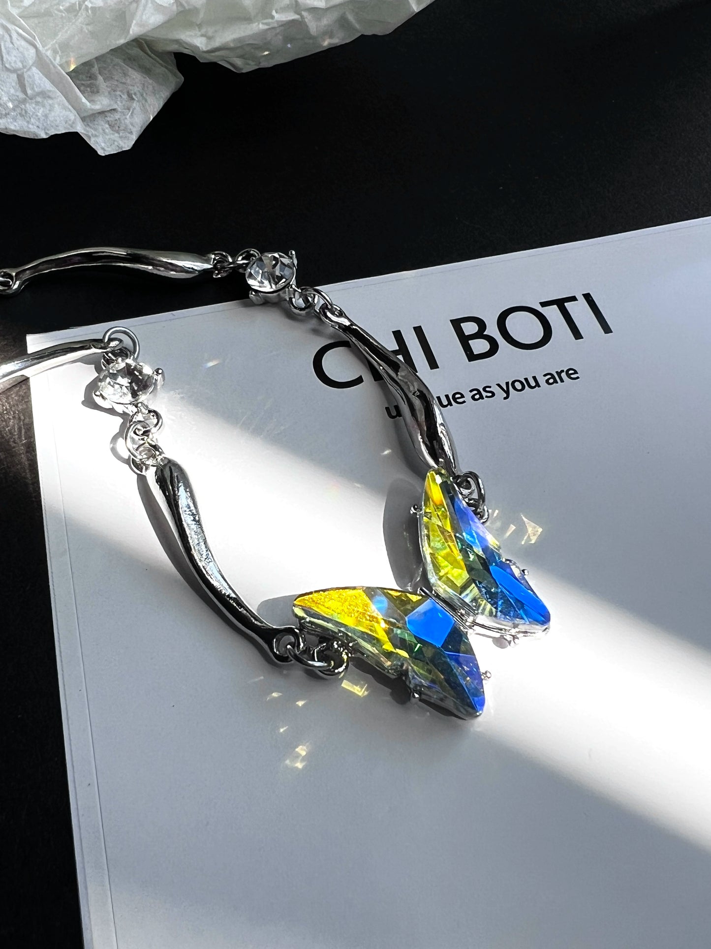 "Metal Butterfly" Zircon Necklace