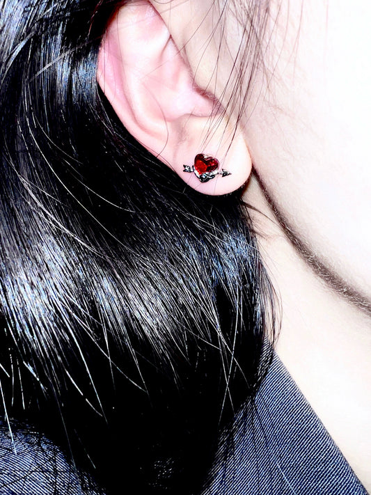 "Hunting Heart" bow&arrow Earring - Bloody Doll Jewelry