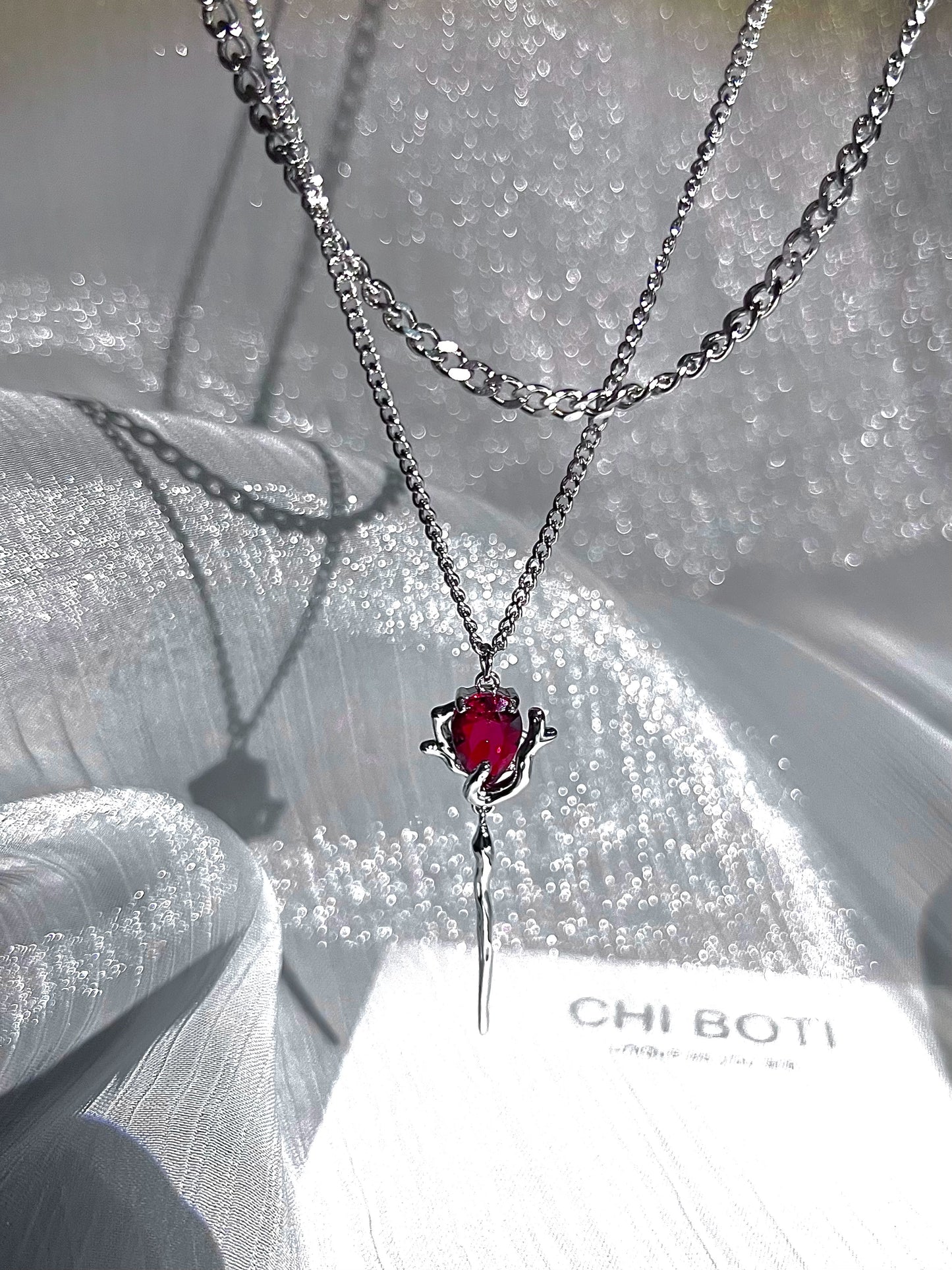 "No Man's Land Rose" Cold Necklace