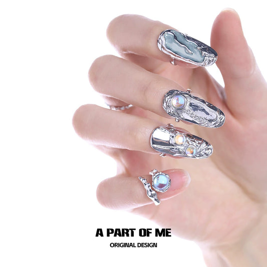 Cool Queen Nail Rings