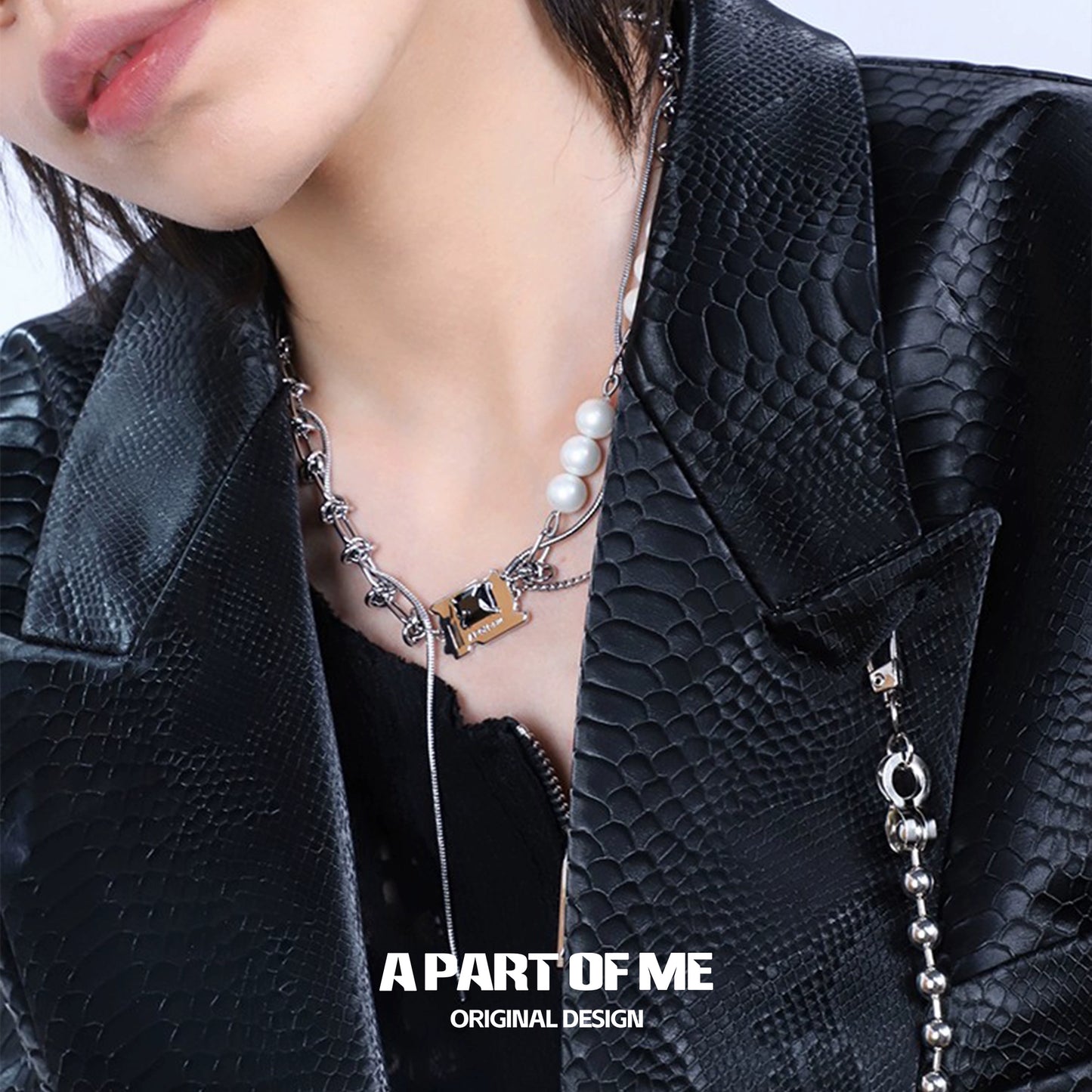Elegant Thorn Pearl Necklace