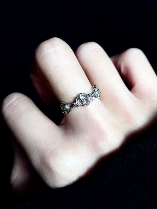 "Disorder Woven" Hollow Ring