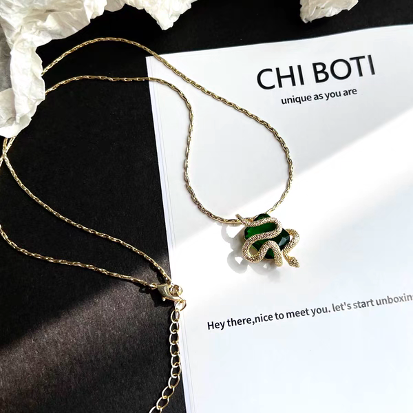 "Slytherin House" Emerald Necklace