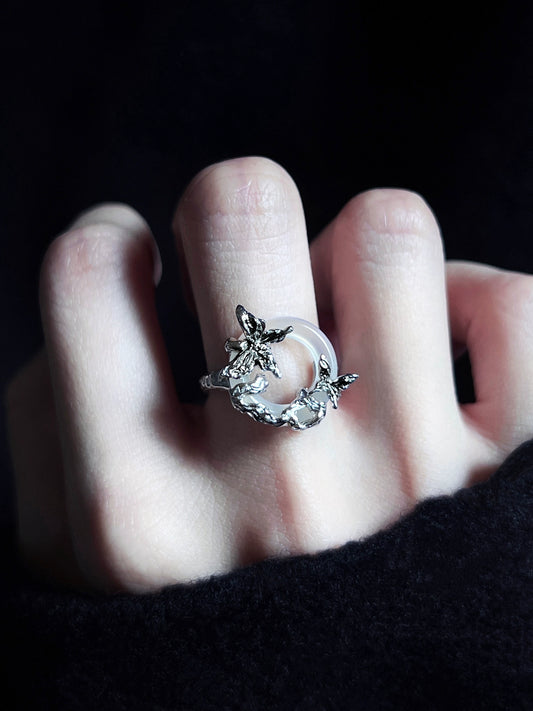 "Snow Mist Butterfly Valley" Agate Bracelet