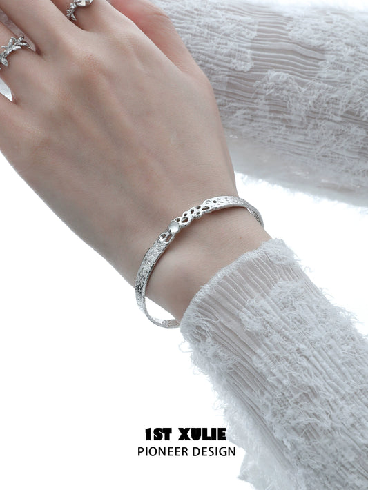 White Agate Minimal Bangle