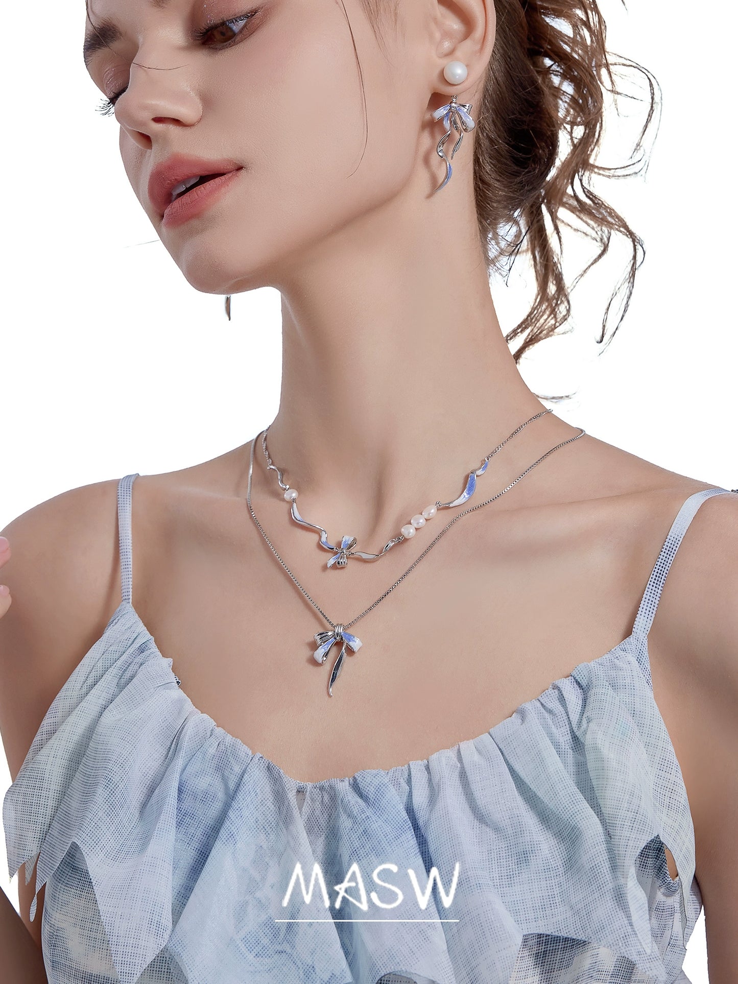 Baroque Pearl Bow Necklace