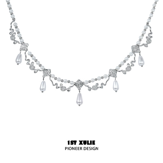 Rose Epic Pearl Clavicle Chain