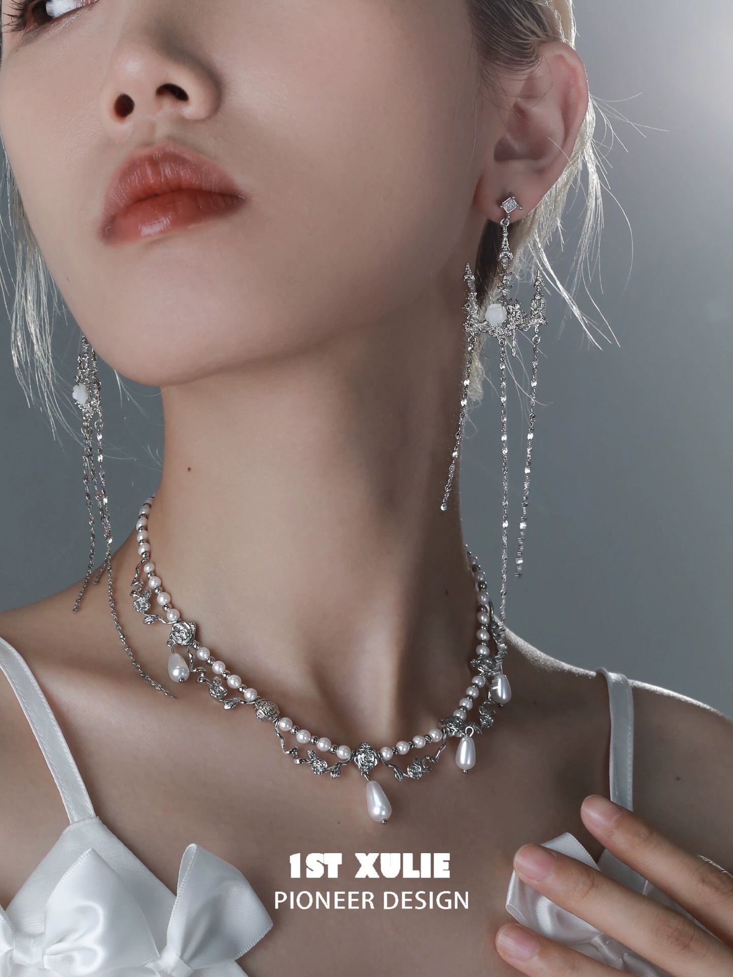 Rose Epic Pearl Clavicle Chain