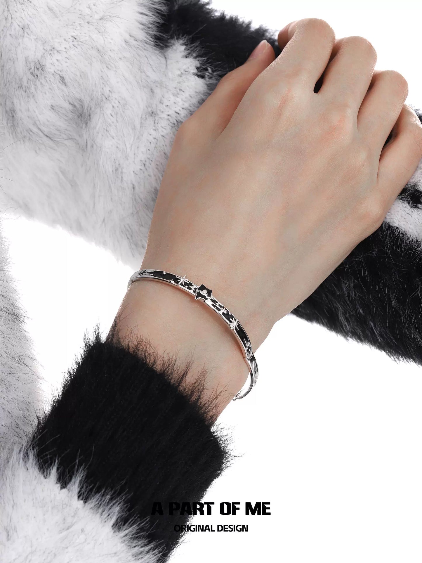 Snowy Kitten Bracelet