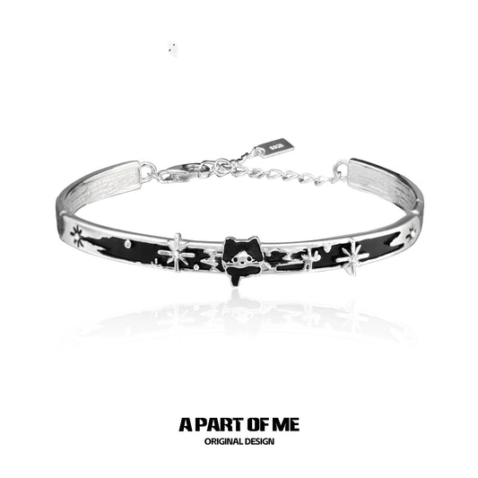 Snowy Kitten Bracelet