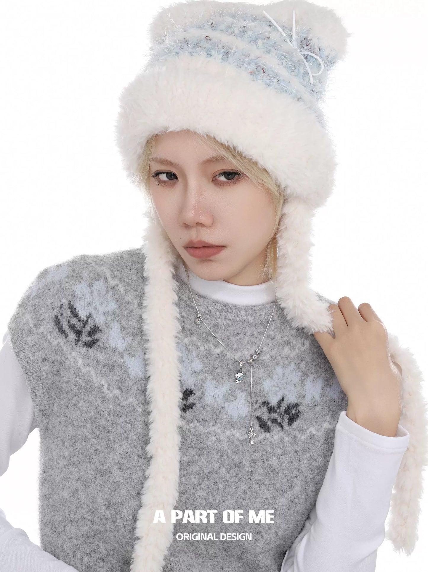 Snowflake Cat Pendant Necklace