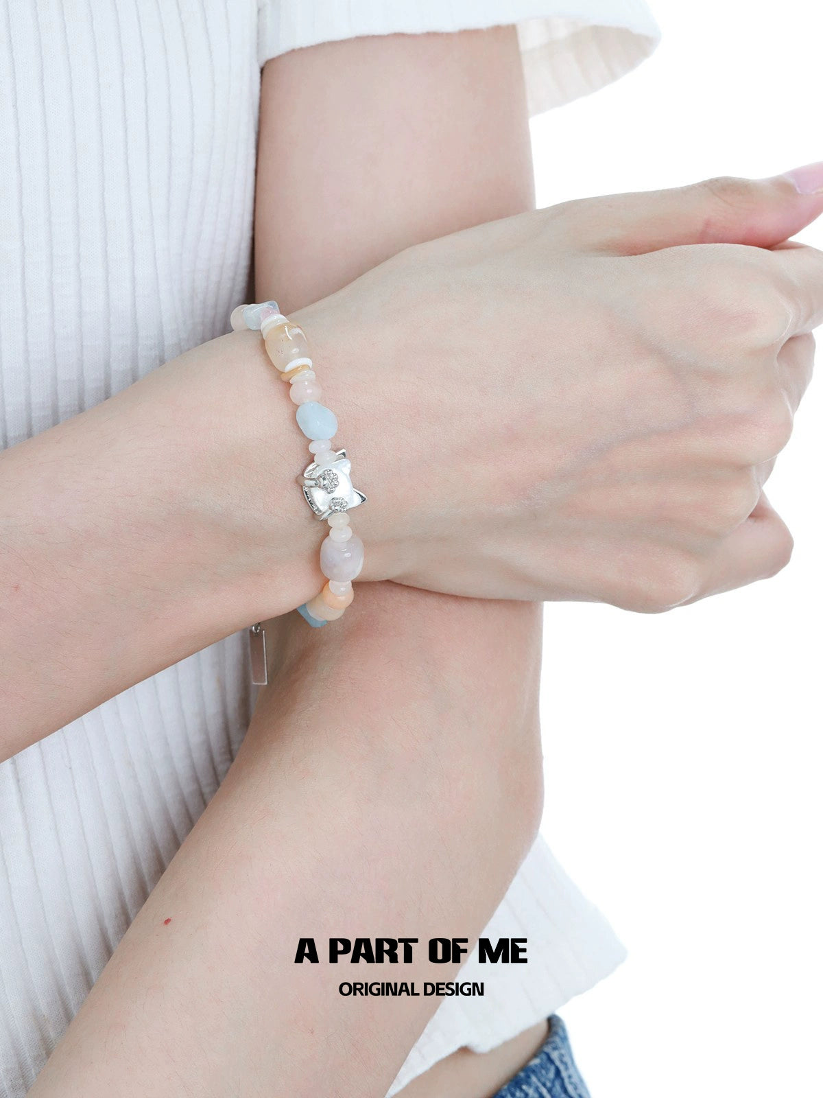 Creamy Cat Beaded Bracelet