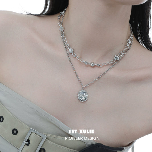 Fierce Crowned Cat Clavicle Chain
