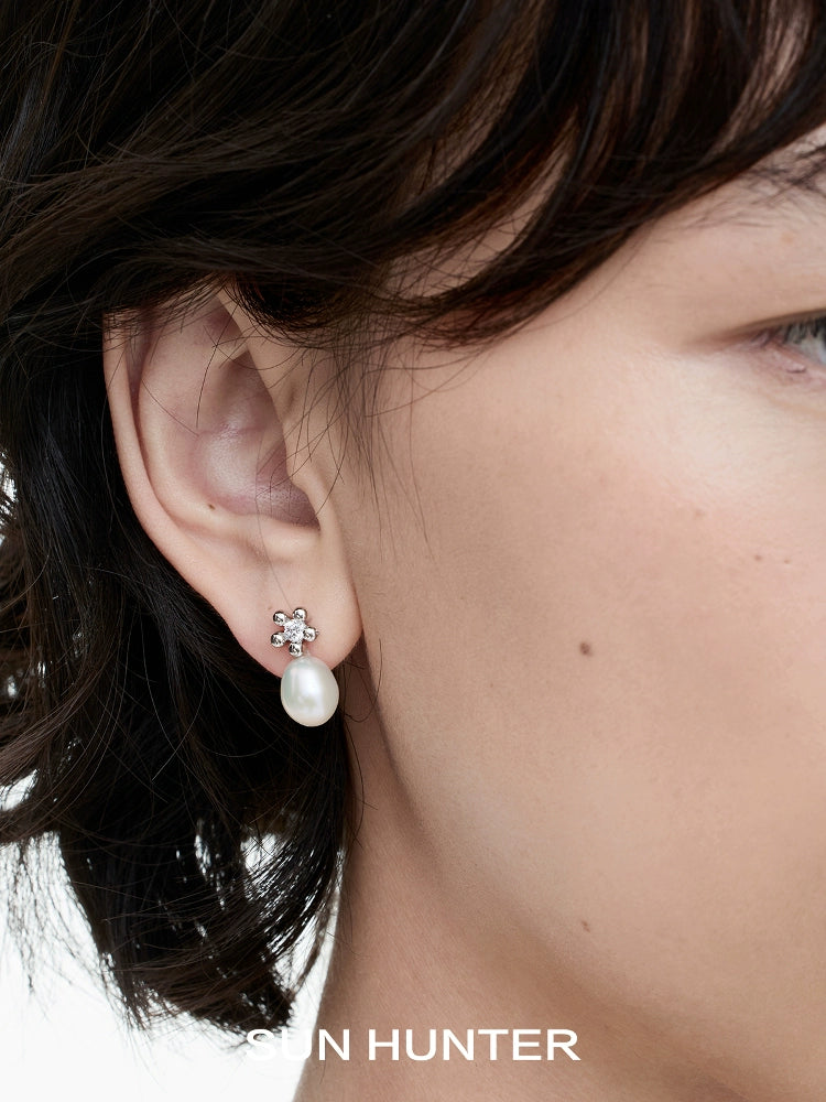 Island Flower Pearl Earrings