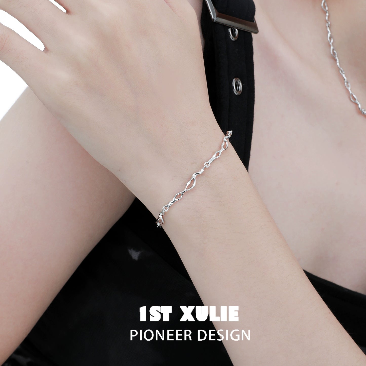 Elegant Wave Chain Silver Bracelet