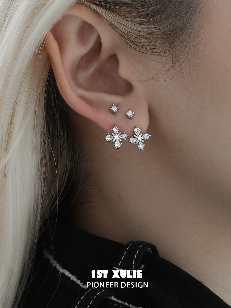 Light Domain Star Silver Earrings