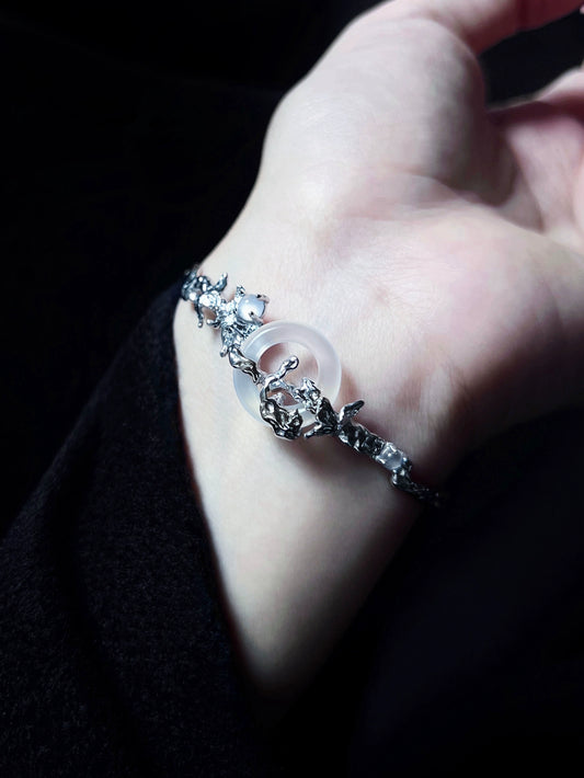 "Snow Mist Butterfly Valley" Agate Bracelet