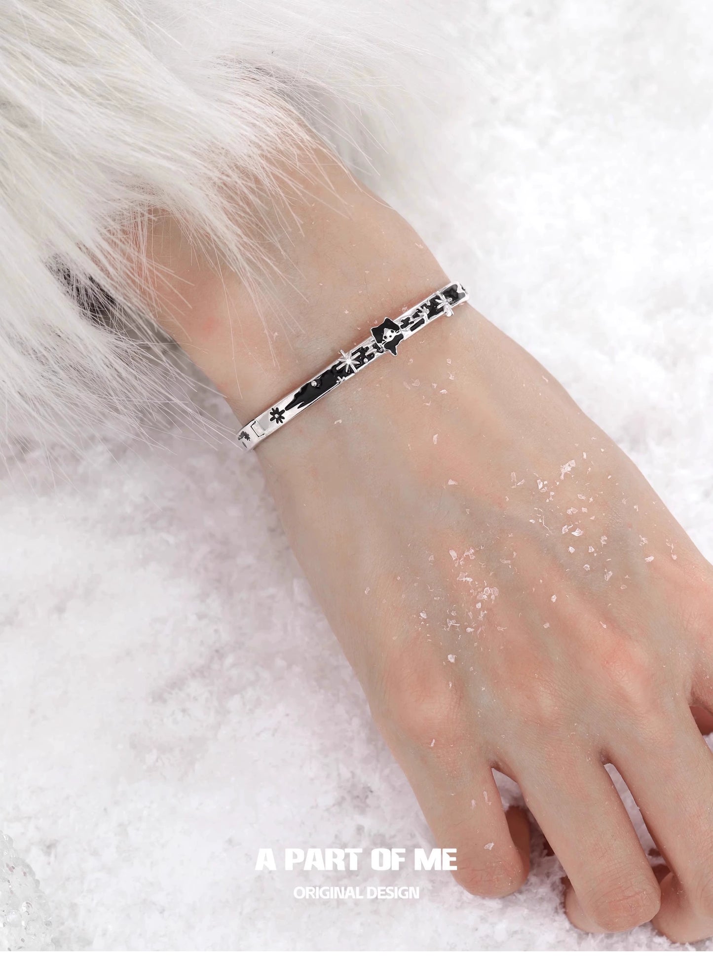 Snowy Kitten Bracelet