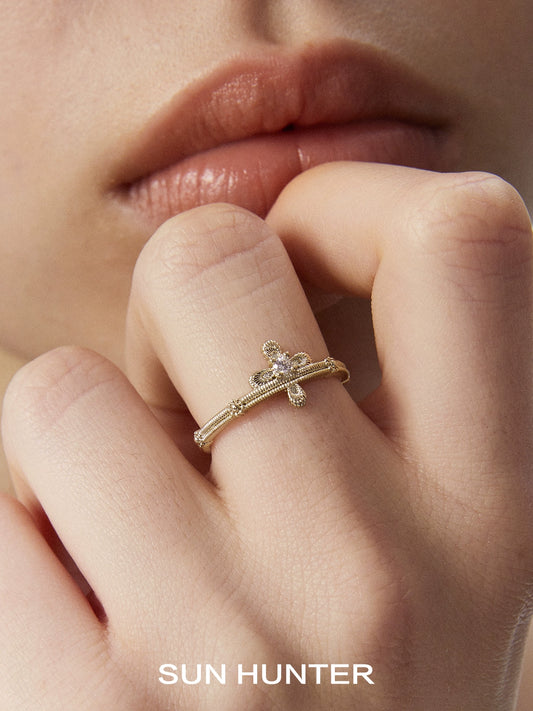 Lace Shimmer Cross Ring