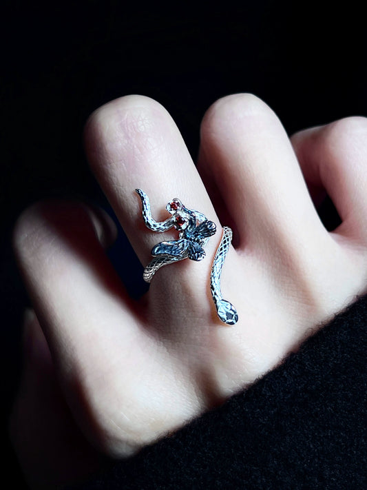 "Illusion Snake" Zircon Ring