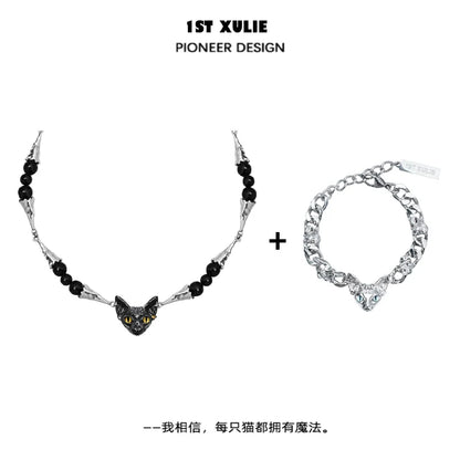 Stylish black cat necklace from 1STXULIE with a unique design and vibrant eyes