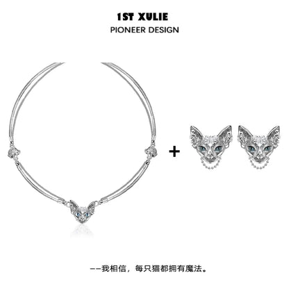 1STXULIE Cat Clavicle Necklace with Elegant Cat Face Design and Sparkling Blue Eyes