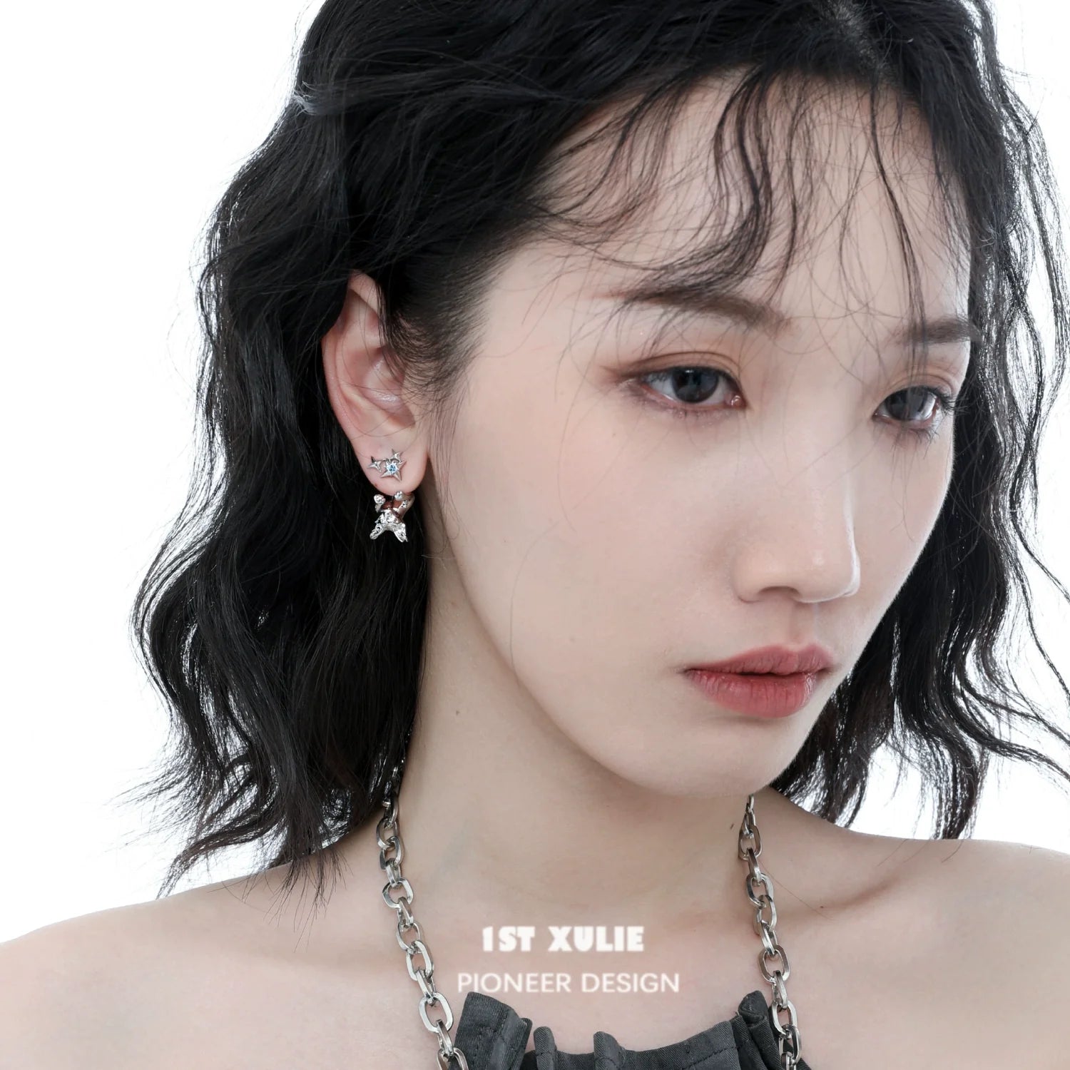 1ST XULIE Cat Star Stud Earrings featuring a charming design for cat lovers