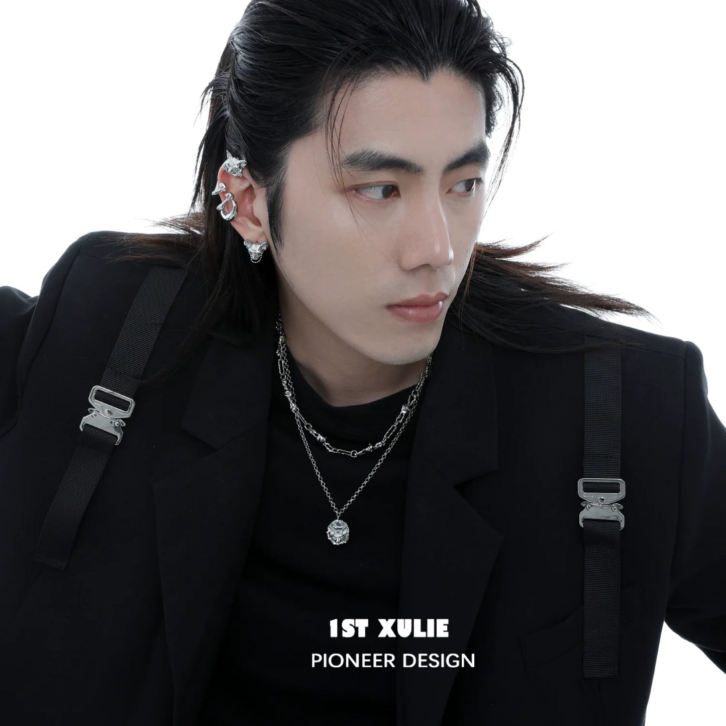 Stylish crowned cat necklace paired with a sleek outfit for modern fashion enthusiasts