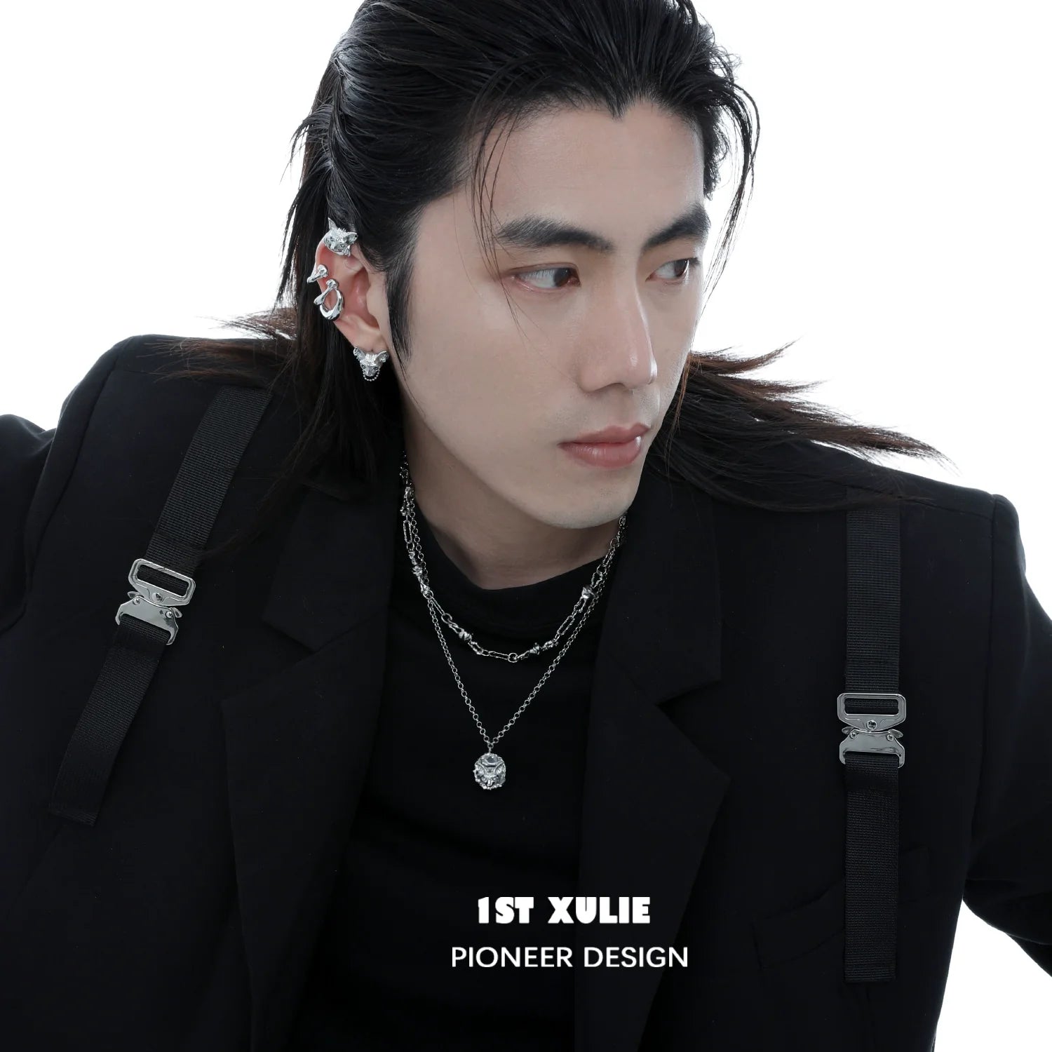 Stylish crowned cat necklace paired with a sleek outfit for modern fashion enthusiasts
