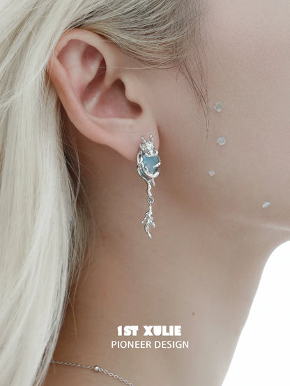 1STXULIE fantasy dragon earrings with elegant design and sparkling gemstone accents
