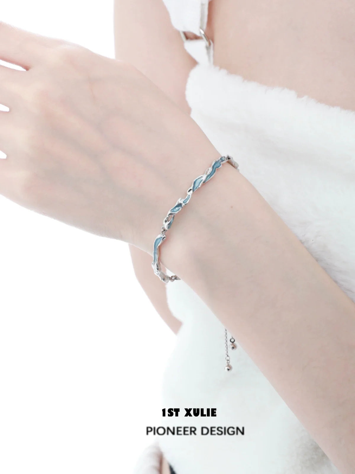 1STXULIE ocean tide blue bracelet featuring a stylish twisted design for a modern look