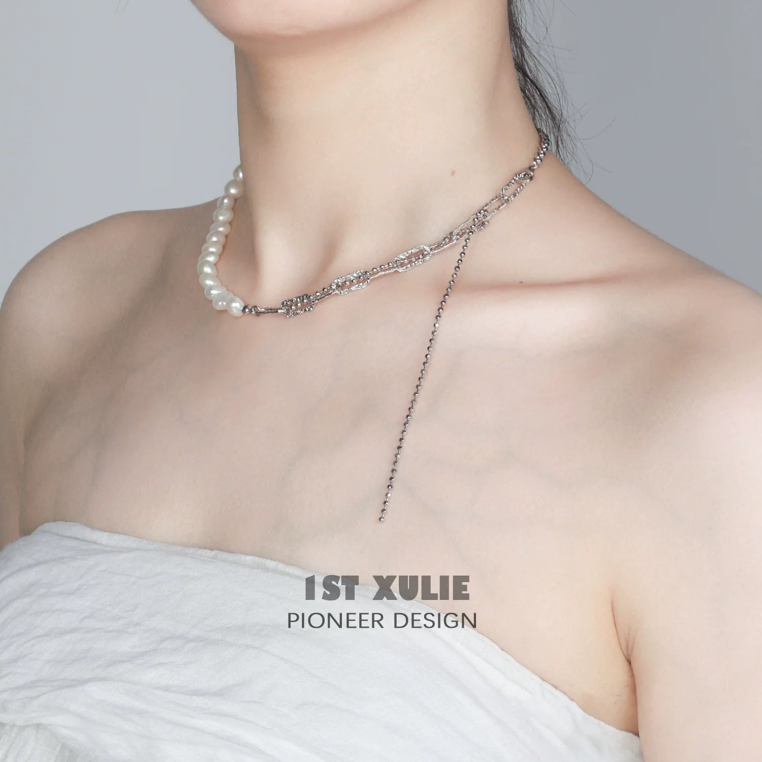 Elegant pearl fringe collarbone chain necklace featuring a mix of pearls and metallic links